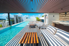 Modern Penthouse with 2 Br, Tub & Pool at Arenis Condos - 509